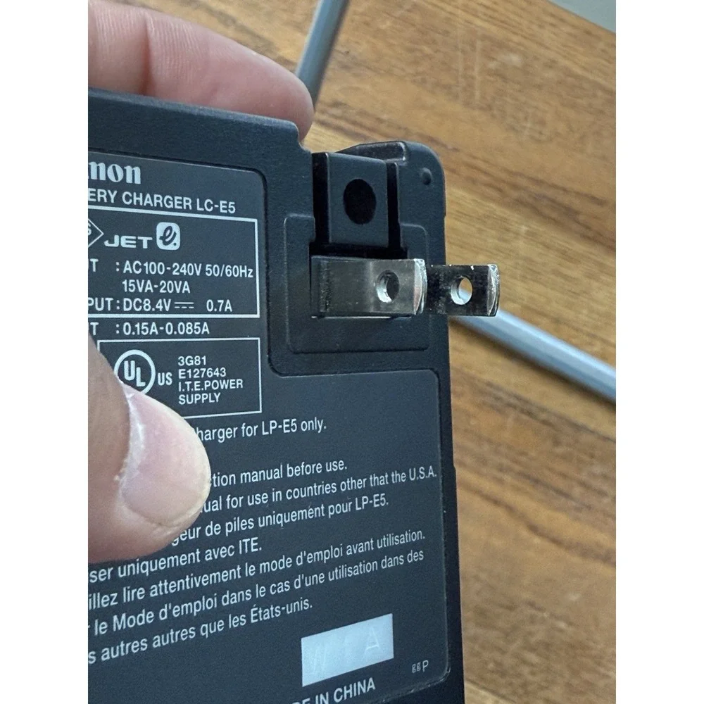 Canon Genuine LC-E5 Battery Charger With Battery